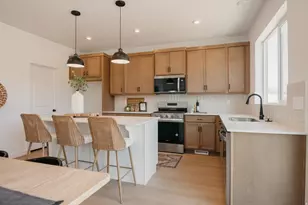 944 W Columbia Ct, Riverdale, UT 84405 - Photo 6