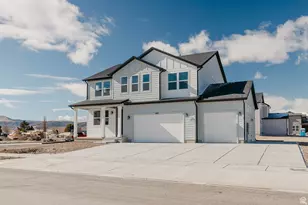 927 W Motor Vu Dr, Riverdale, UT 84405 - Photo 1