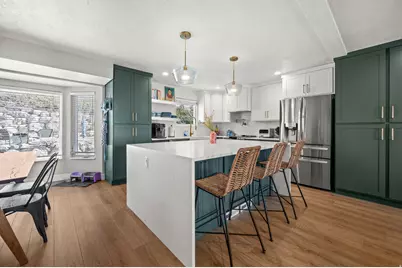 8461 Daneborg Cir, Cottonwood Heights, UT 84121 - Photo 6