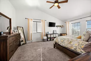 8461 Daneborg Cir, Cottonwood Heights, UT 84121 - Photo 16