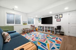 8461 Daneborg Cir, Cottonwood Heights, UT 84121 - Photo 26