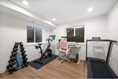 8461 Daneborg Cir, Cottonwood Heights, UT 84121 - Photo 28