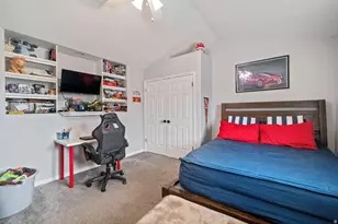 9092 S Enchanted Oak Ln E, Sandy, UT 84094 - Photo 10