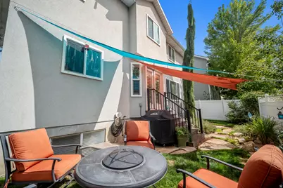 9092 S Enchanted Oak Ln E, Sandy, UT 84094 - Photo 26