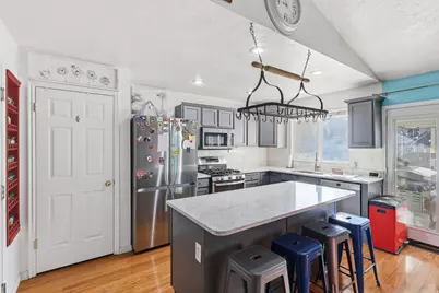 8764 S Pebblecreek Rd W, West Jordan, UT 84081 - Photo 4