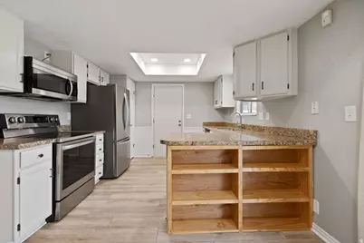 1602 E Sego Lily Dr, Sandy, UT 84092 - Photo 6