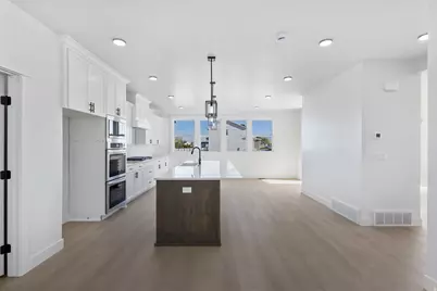 1331 N 1850 W, Clinton, UT 84015 - Photo 6