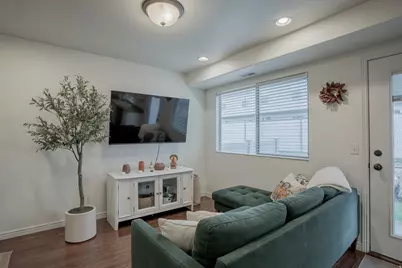 1789 W 5050 S, Roy, UT 84067 - Photo 8