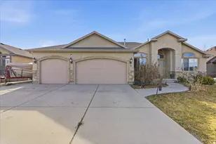 71 W Stauffer Ln, Murray, UT 84107 - Photo 1