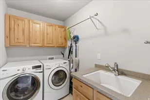 71 W Stauffer Ln, Murray, UT 84107 - Photo 14