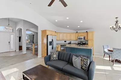 71 W Stauffer Ln, Murray, UT 84107 - Photo 8