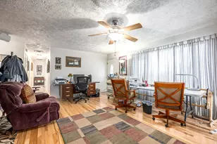 2124 E Cherry Ln, Layton, UT 84040 - Photo 14