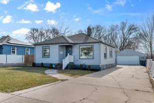 230 S Lakeview Dr E, Clearfield, UT 84015 - Photo 2