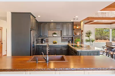 1068 N Shonto Ridge Dr, Kayenta, UT 84738 - Photo 20