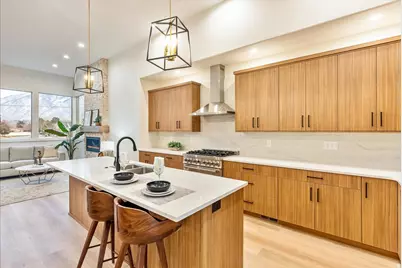 7044 S 1700 E, Cottonwood Heights, UT 84121 - Photo 14