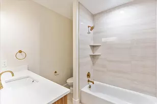 7044 S 1700 E, Cottonwood Heights, UT 84121 - Photo 36