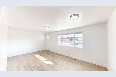 1361 E 400 S, Springville, UT 84663 - Photo 10