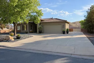 2006 Westcliff Dr, Saint George, UT 84790 - Photo 2