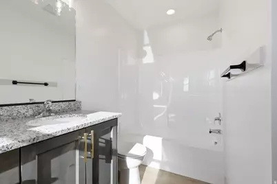856 E 250 N, Hyrum, UT 84319 - Photo 10