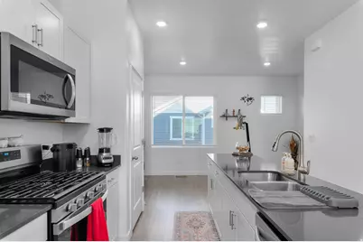 1098 E Quarterdeck Way, Saratoga Springs, UT 84045 - Photo 12