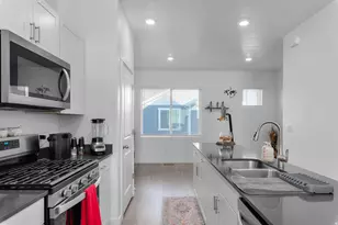 1098 E Quarterdeck Way, Saratoga Springs, UT 84045 - Photo 12