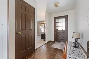 8760 S Rustler Rd E, Cottonwood Heights, UT 84093 - Photo 4