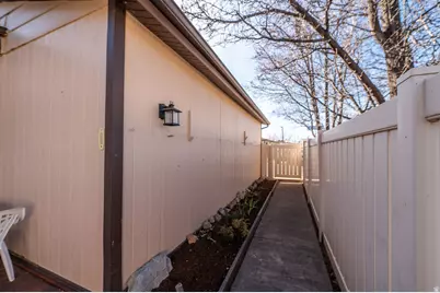 621 E Coachman Way, Riverdale, UT 84405 - Photo 8