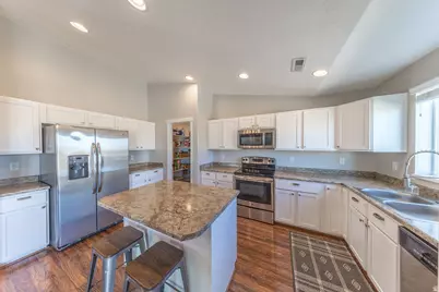 1029 N Bexley Dr, North Salt Lake, UT 84054 - Photo 4