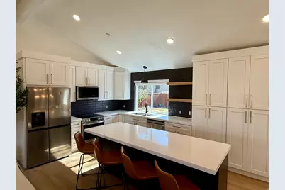 2078 E 10140 S, Sandy, UT 84092 - Photo 6