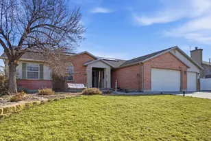 9327 S Uinta Hills Dr, West Jordan, UT 84088 - Photo 4