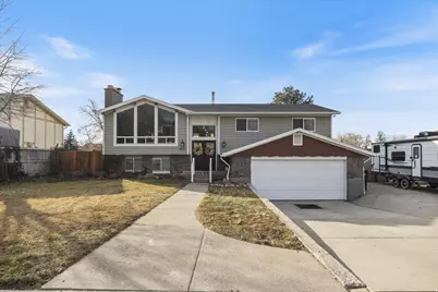 9472 S Fox Hunt Dr, Sandy, UT 84092 - Photo 2