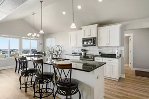 366 W Sky Hawk Way, Elk Ridge, UT 84651 - Photo 10