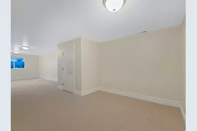 338 N 1090 W, Hyrum, UT 84319 - Photo 32