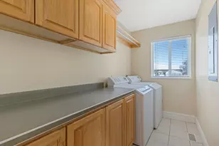 338 N 1090 W, Hyrum, UT 84319 - Photo 14