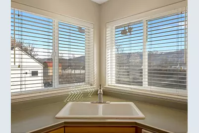 338 N 1090 W, Hyrum, UT 84319 - Photo 10