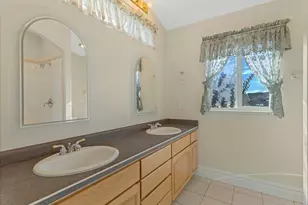 338 N 1090 W, Hyrum, UT 84319 - Photo 16