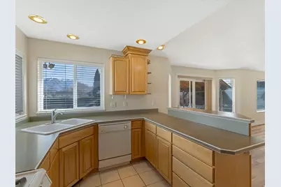 338 N 1090 W, Hyrum, UT 84319 - Photo 12