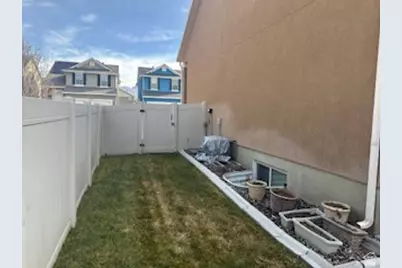 2499 S Laurel St, West Haven, UT 84401 - Photo 8