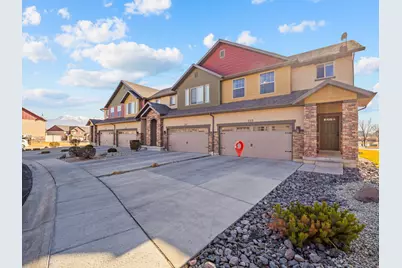 233 E Baycrest Dr, Saratoga Springs, UT 84045 - Photo 2