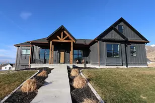 1087 E 160 N, Hyde Park, UT 84318 - Photo 2