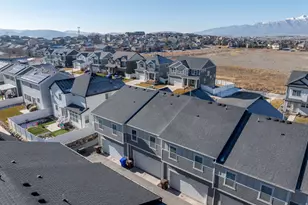 9340 N Vernham Ln E, Eagle Mountain, UT 84005 - Photo 30