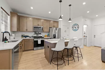 9340 N Vernham Ln E #207, Eagle Mountain, UT 84005 - Photo 8