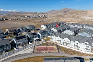 9340 N Vernham Ln E, Eagle Mountain, UT 84005 - Photo 38