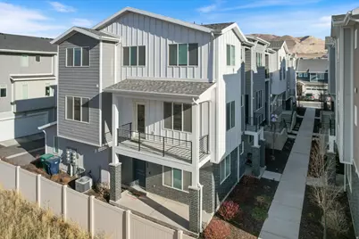 15196 S Wild Horse Way, Bluffdale, UT 84065 - Photo 4