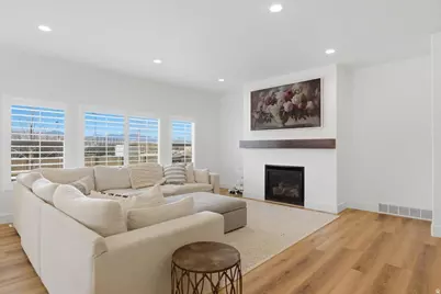 12772 S McCartney Way, Riverton, UT 84065 - Photo 4