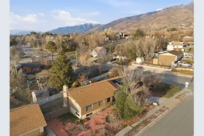 815 E Oxford Dr N, Kaysville, UT 84037 - Photo 4