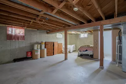 332 N 300 W, Bountiful, UT 84010 - Photo 20