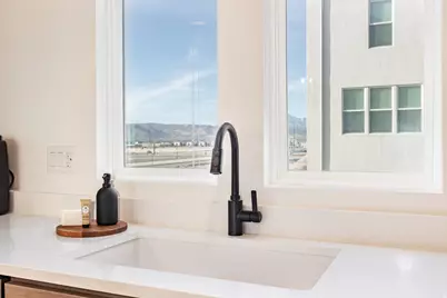 11082 S Lake Run Rd W, South Jordan, UT 84009 - Photo 8