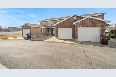179 W 2525 N, Harrisville, UT 84414 - Photo 2