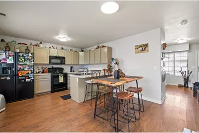 179 W 2525 N, Harrisville, UT 84414 - Photo 8